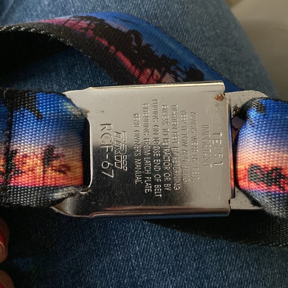 Ford Mustang seatbelt buckle belt - Picture 3 of 9